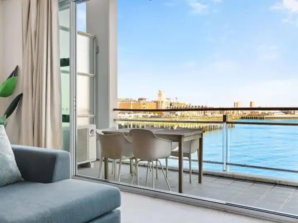 Relaxing Sea Wharf View Apartment オークランド エクステリア 写真