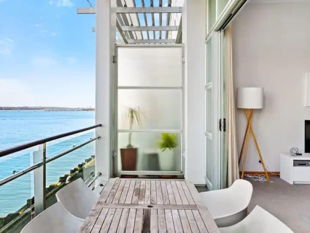 Relaxing Sea Wharf View Apartment オークランド エクステリア 写真